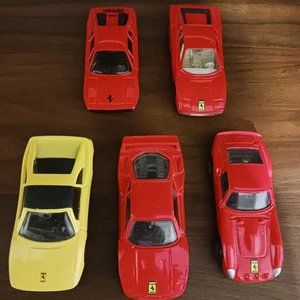 5 Ferrari model car diecast collection by Miasto like hotwheels